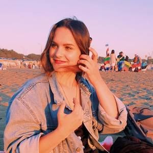 Meet your Posher, Alessandra